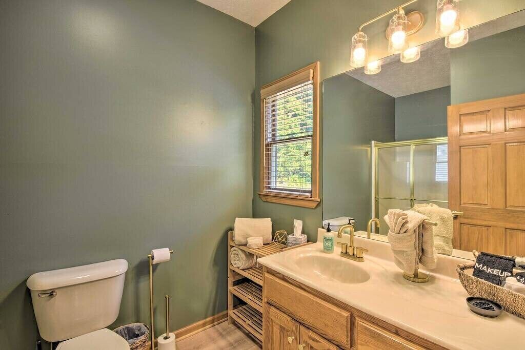 Photo of Bathroom in East Ellijay