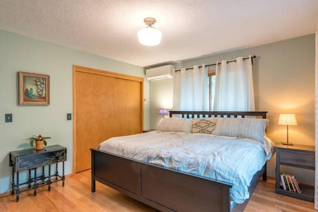 Photo of Bedroom in Mount Tabor