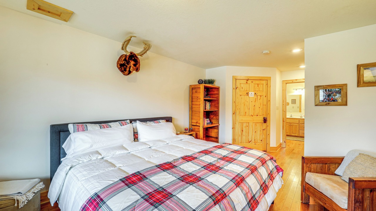 Photo of Bedroom in Butler