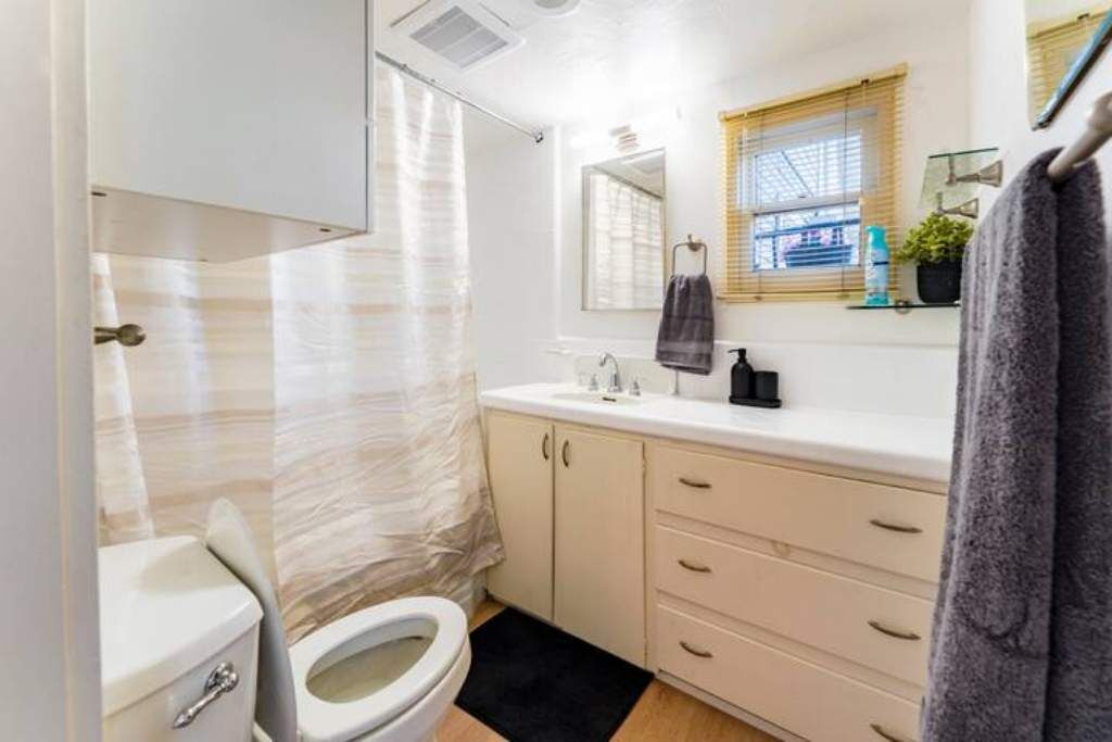 Photo of Bathroom in North Hollywood