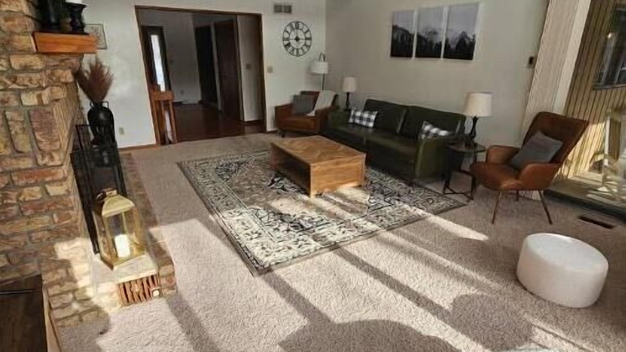 Photo of Livingroom in Fowler