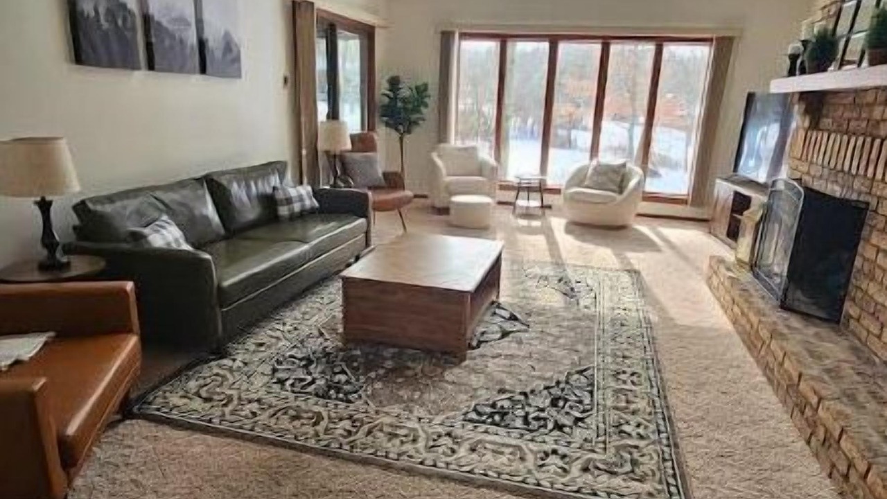 Photo of Livingroom in Fowler