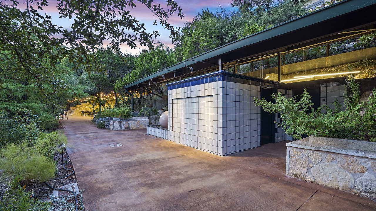 Photo of Outdoor in Scenic View West