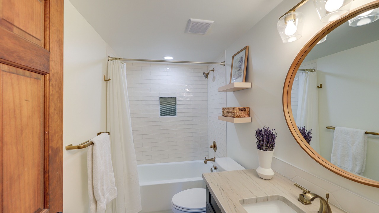 Photo of Bathroom in Black Hawk