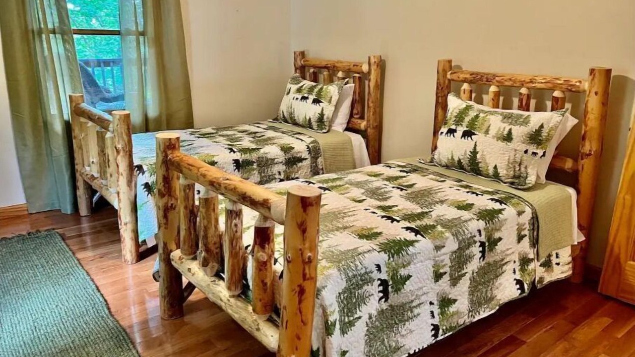 Photo of Bedroom in Tallassee