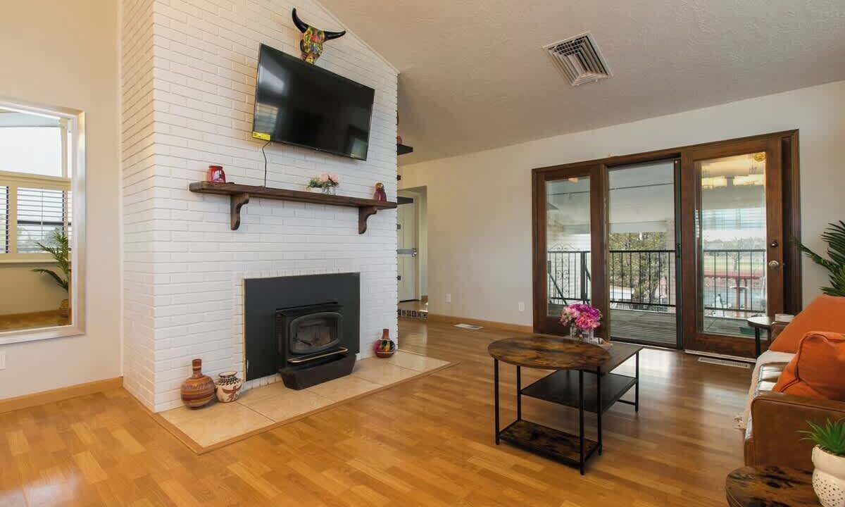Photo of Livingroom in Paradise Hills Civic
