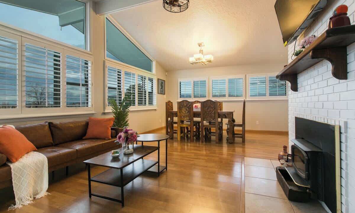 Photo of Livingroom in Paradise Hills Civic