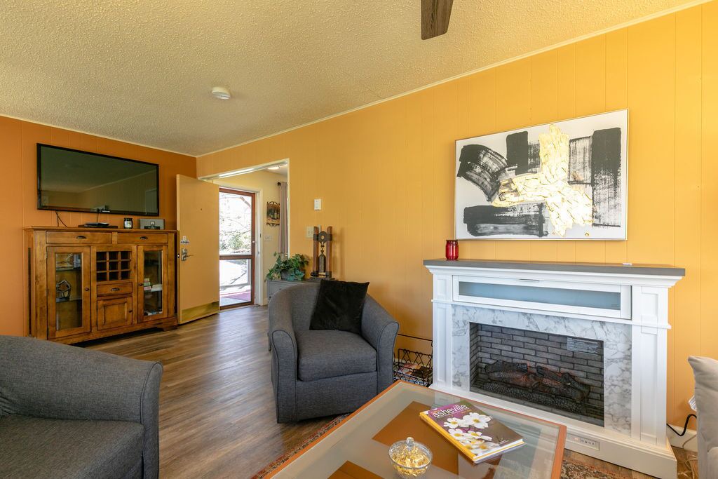 Photo of Livingroom in East End - Valley Street