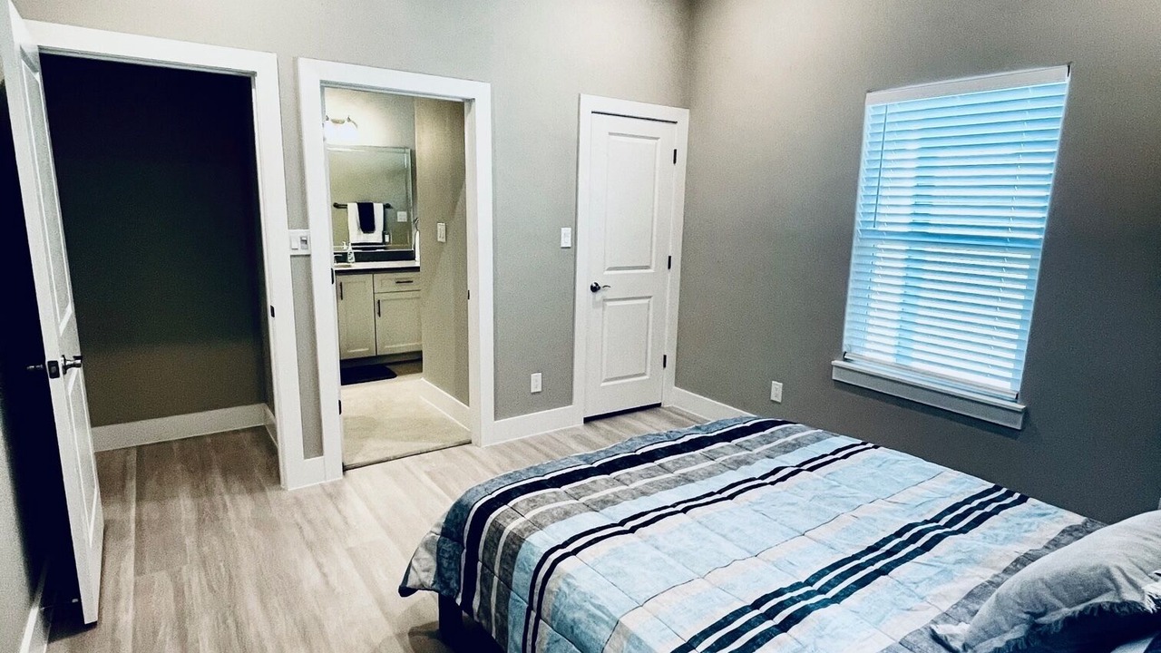 Photo of Bedroom in League City