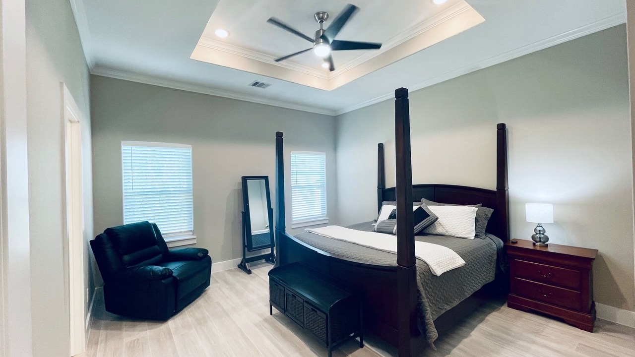 Photo of Bedroom in League City