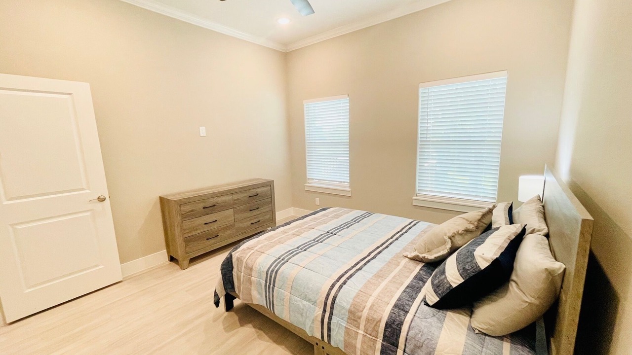 Photo of Bedroom in League City