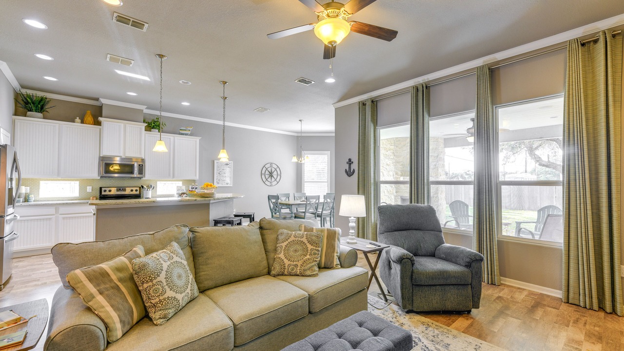 Photo of Livingroom in Fulton