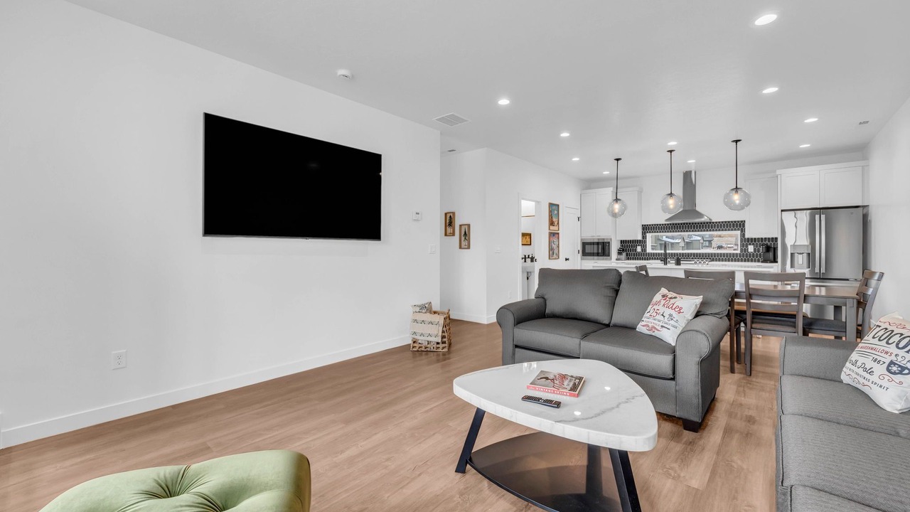 Photo of Livingroom in Mountain Green