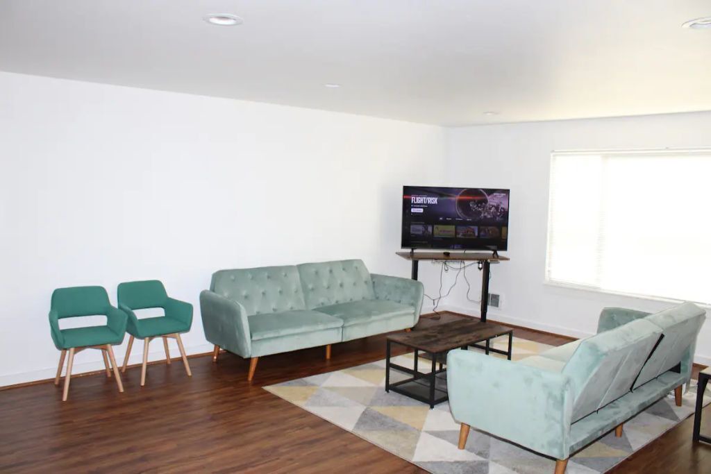 Photo of Livingroom in North Queen Anne