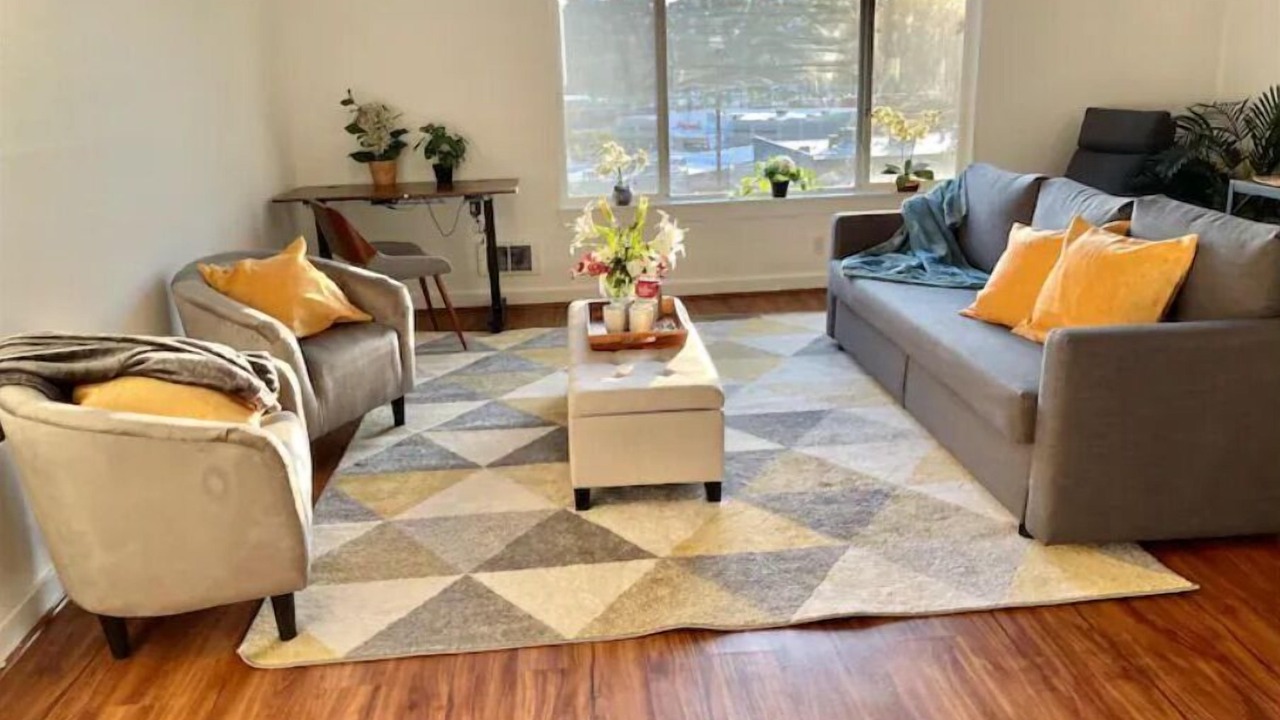 Photo of Livingroom in North Queen Anne
