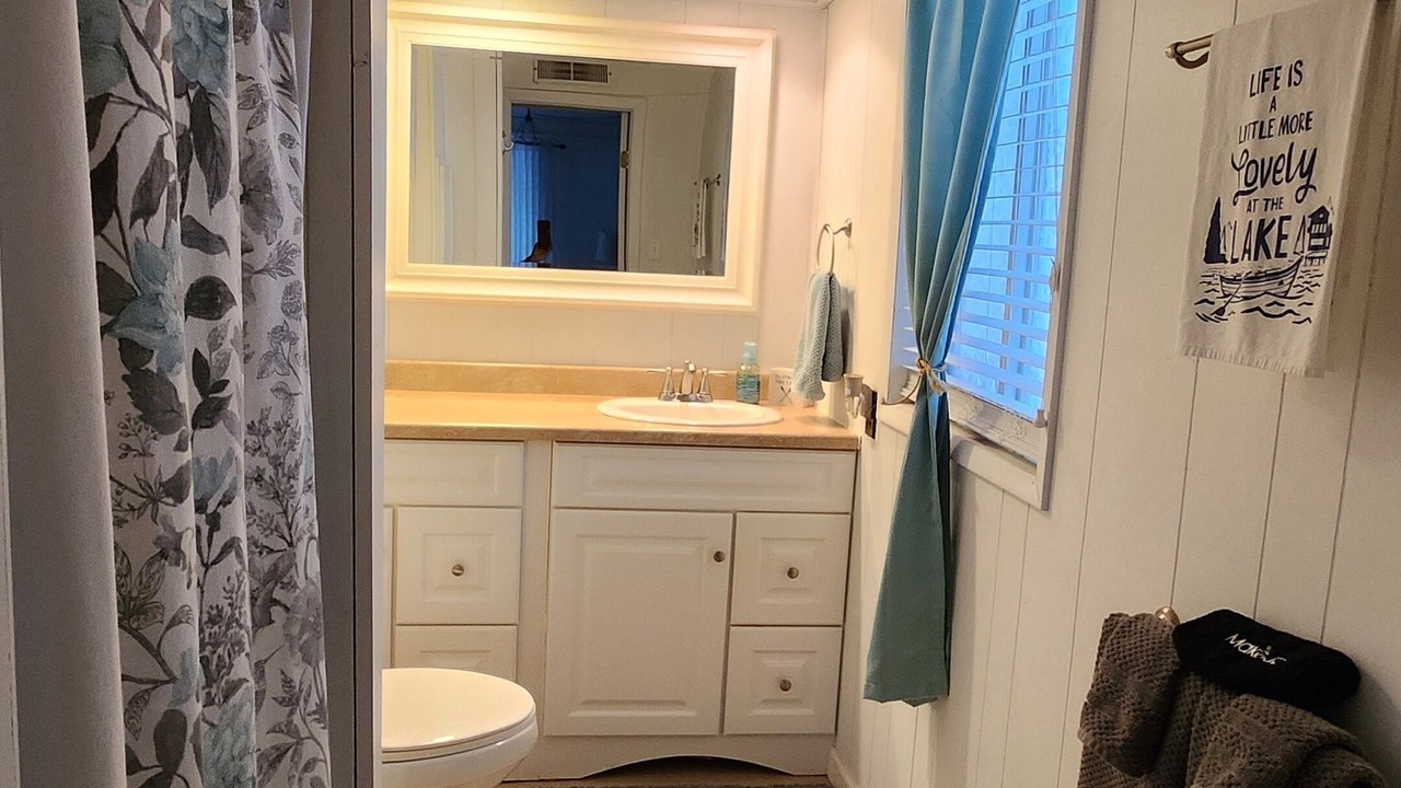 Photo of Bathroom in Treasure Lake