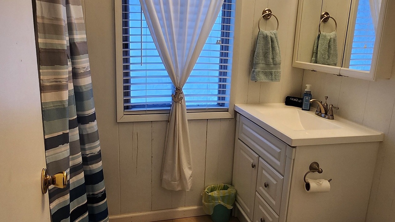 Photo of Bathroom in Treasure Lake
