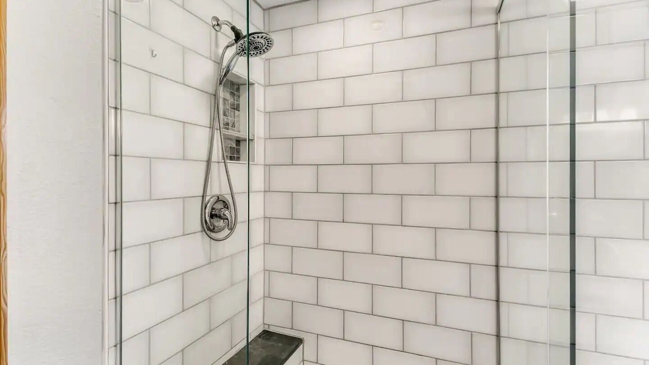 Photo of Bathroom in Pleasant Park Corridor