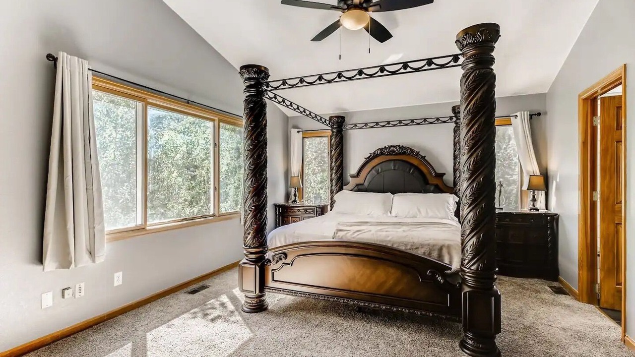 Photo of Bedroom in Pleasant Park Corridor