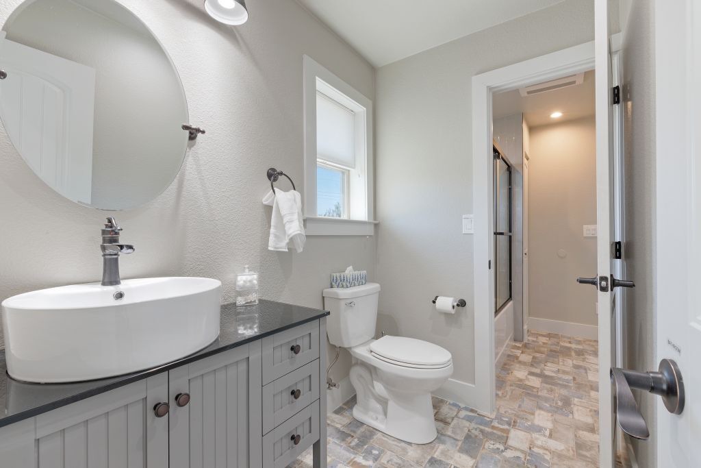 Photo of Bathroom in Del Valle