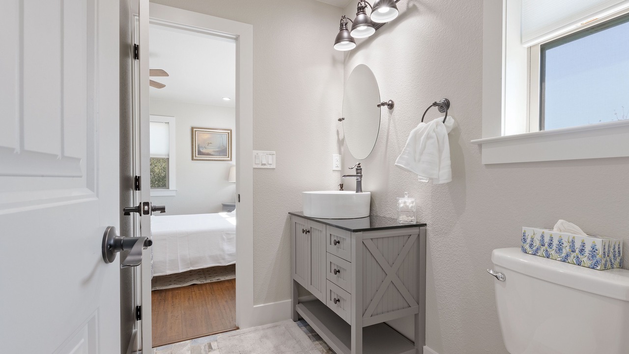 Photo of Bathroom in Del Valle