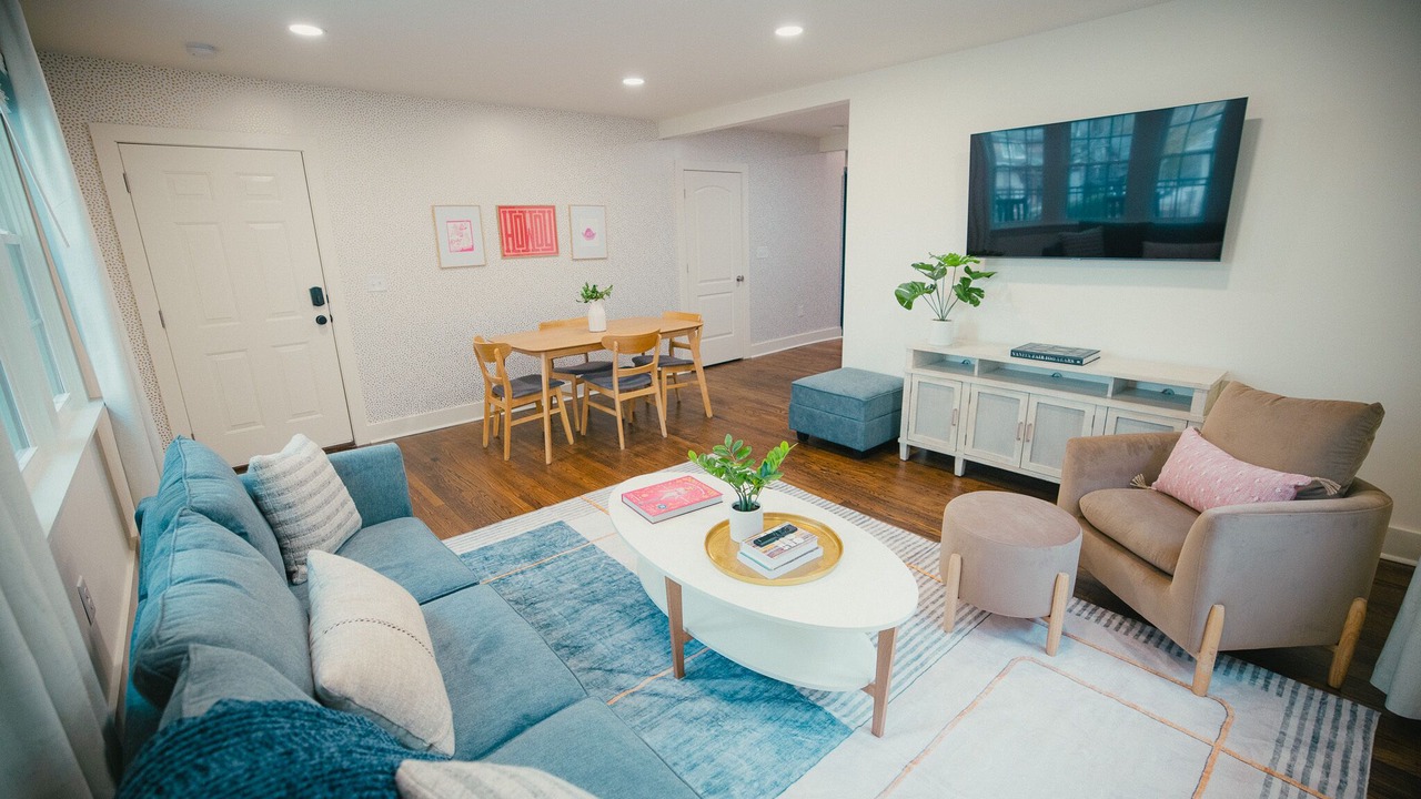 Photo of Livingroom in Hillsboro Village
