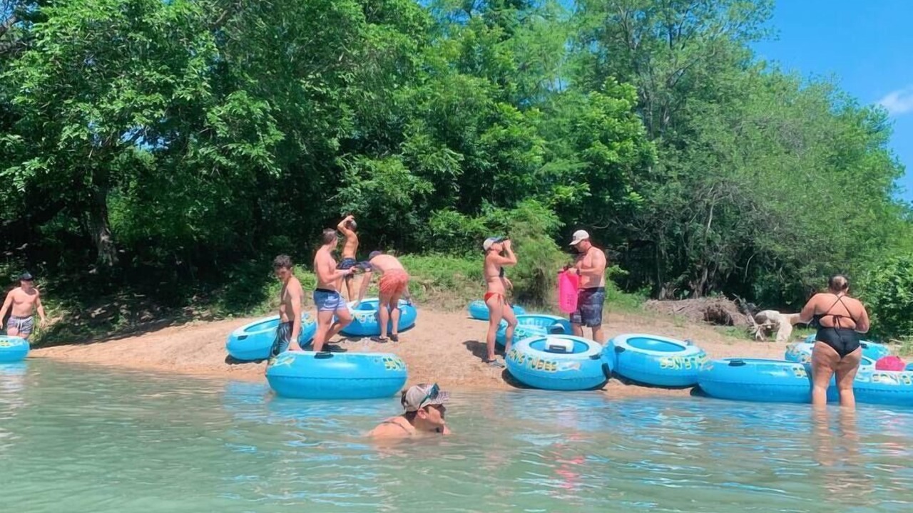 Photo of Others in Fentress