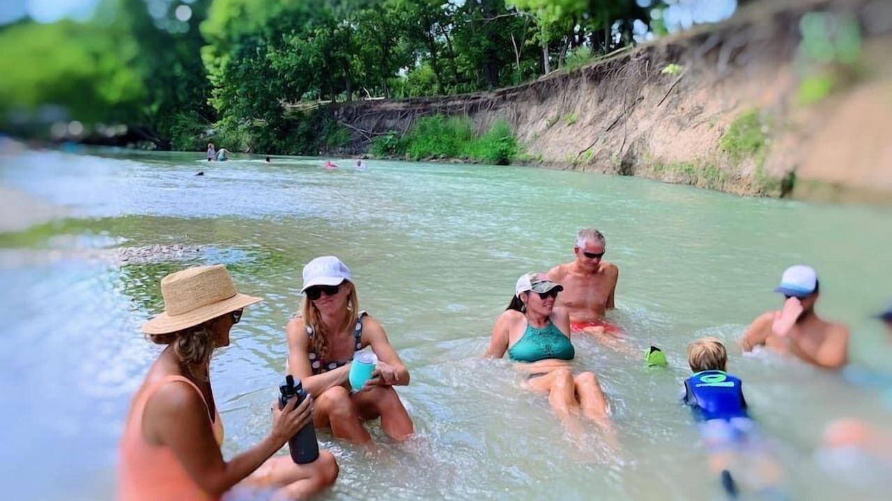Photo of Others in Fentress