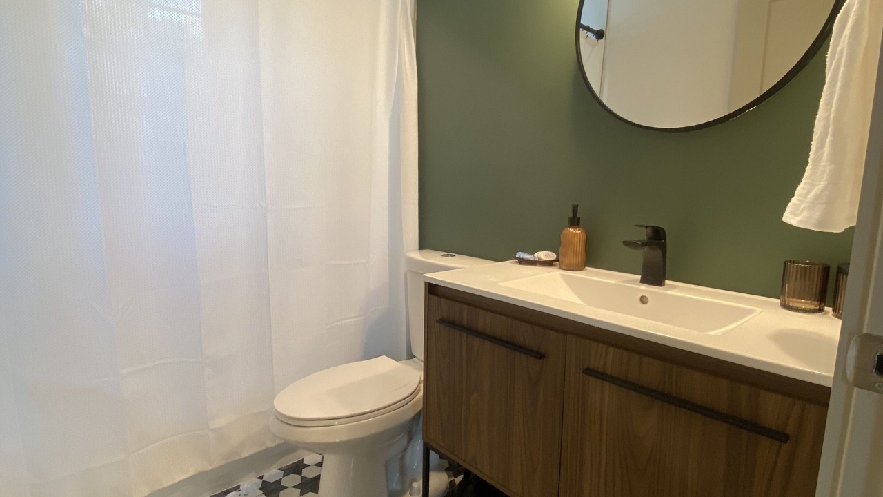 Photo of Bathroom in Urbandale Nations
