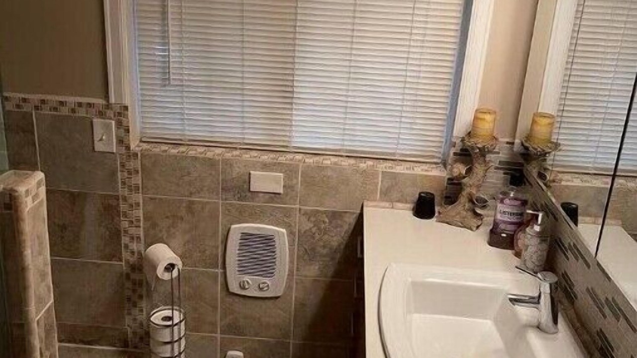 Photo of Bathroom in East Lake Hills
