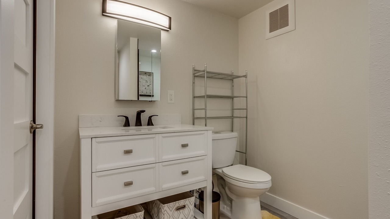 Photo of Bathroom in Golden