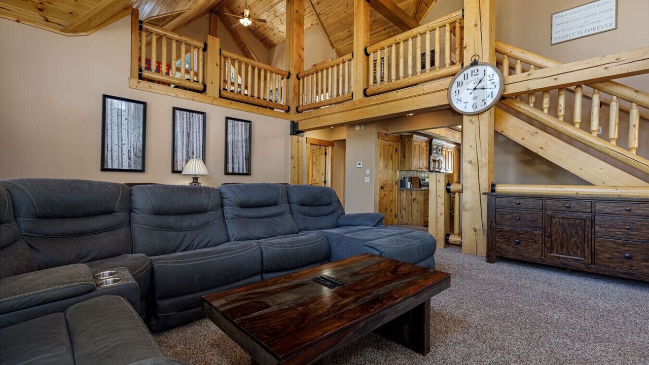 Photo of Livingroom in Duck Creek Village