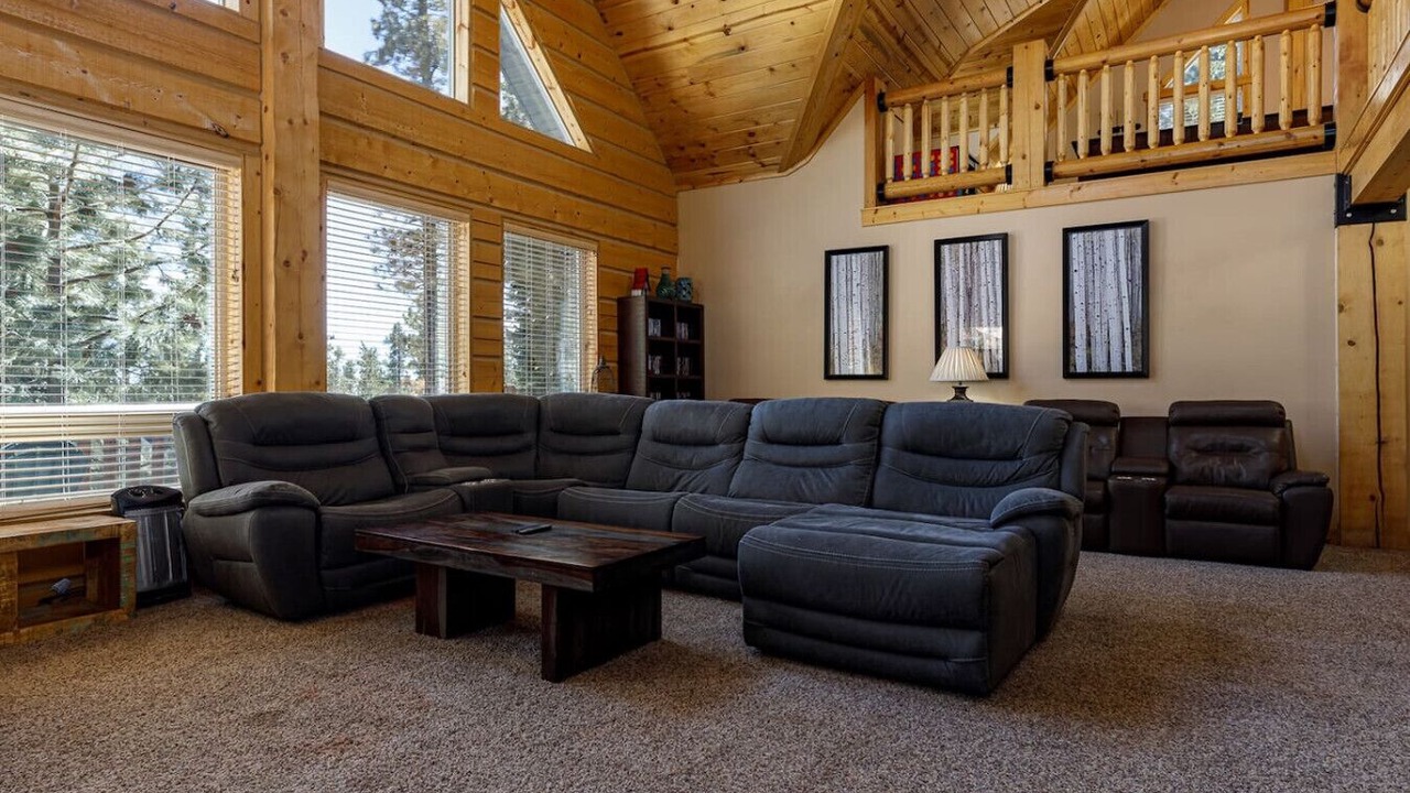 Photo of Livingroom in Duck Creek Village