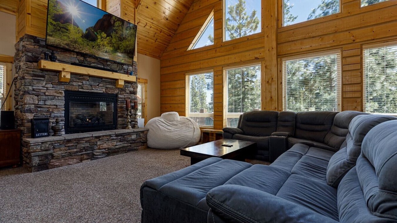 Photo of Livingroom in Duck Creek Village