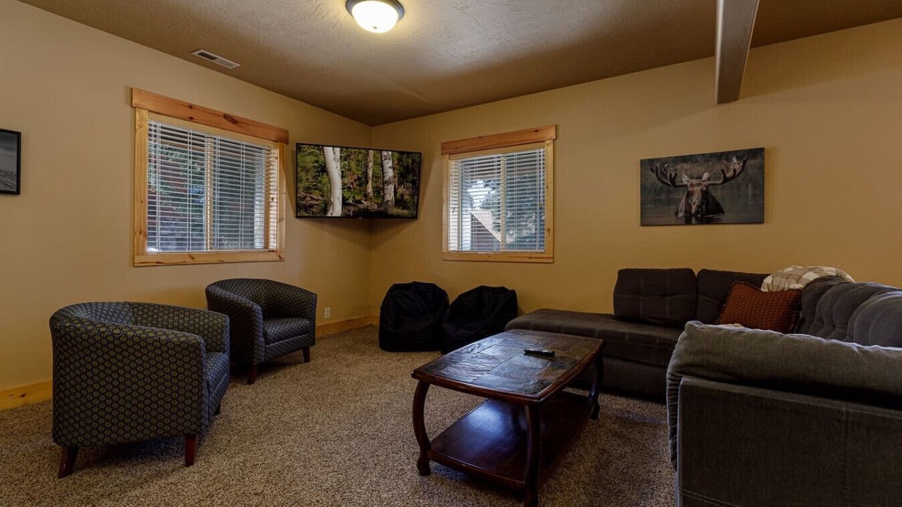 Photo of Livingroom in Duck Creek Village