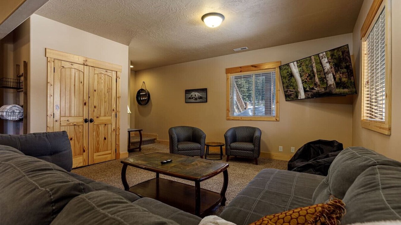 Photo of Livingroom in Duck Creek Village