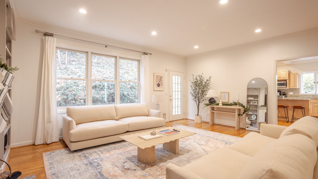 Photo of Livingroom in Mount Lookout