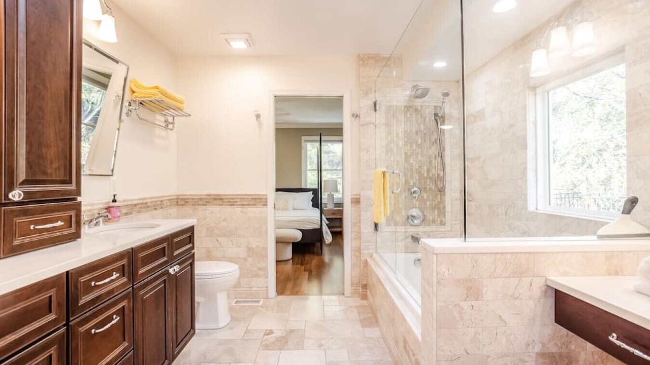 Photo of Bathroom in Mount Lookout