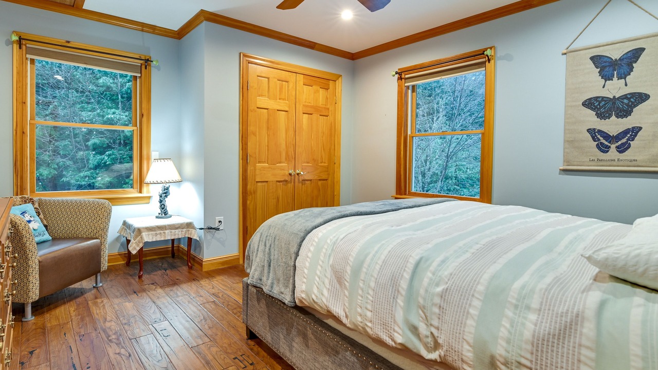 Photo of Bedroom in North Creek