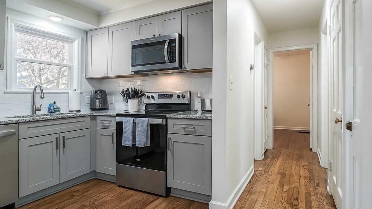 Photo of Kitchen in West Plaza