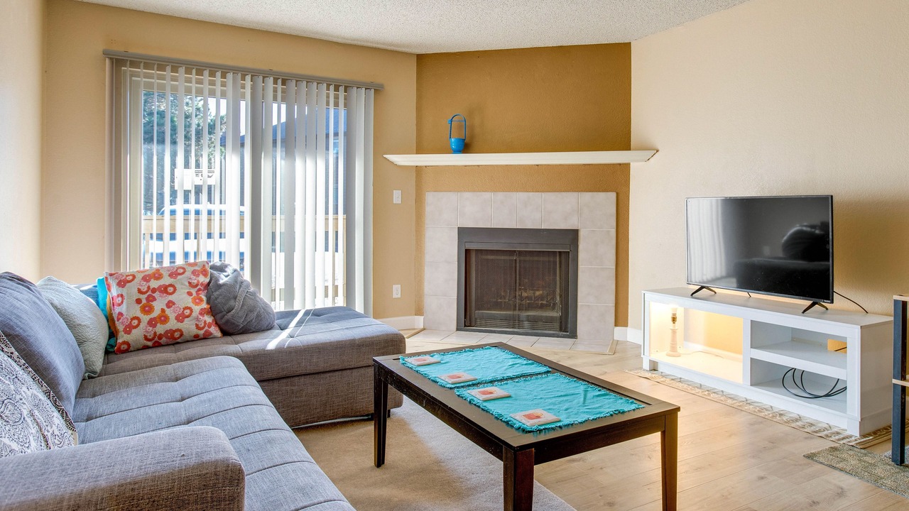 Photo of Livingroom in Englewood