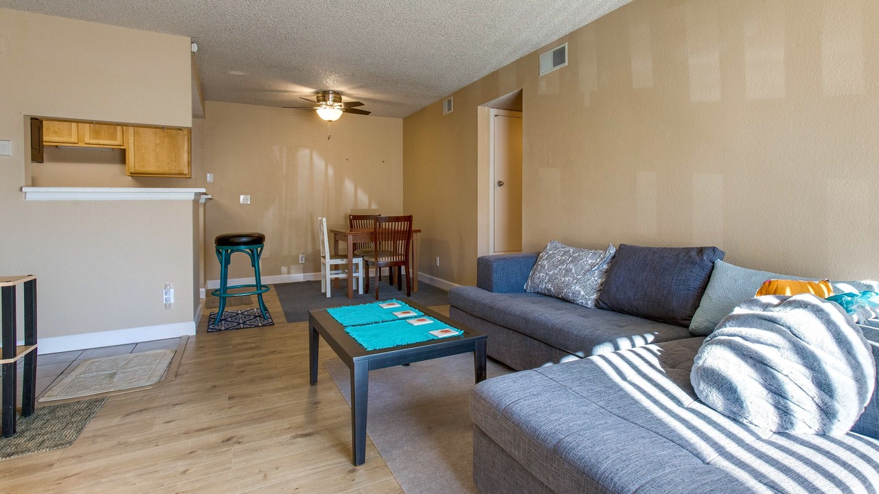 Photo of Livingroom in Englewood
