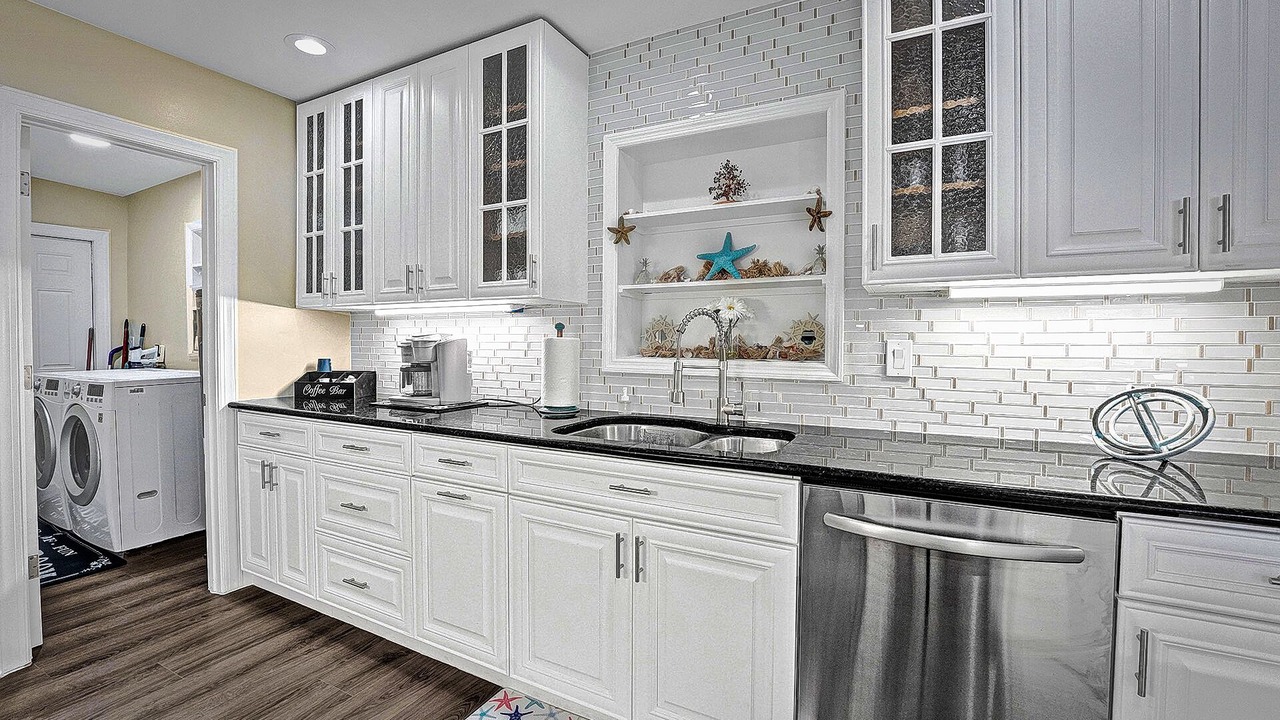 Photo of Kitchen in Tropic Palms