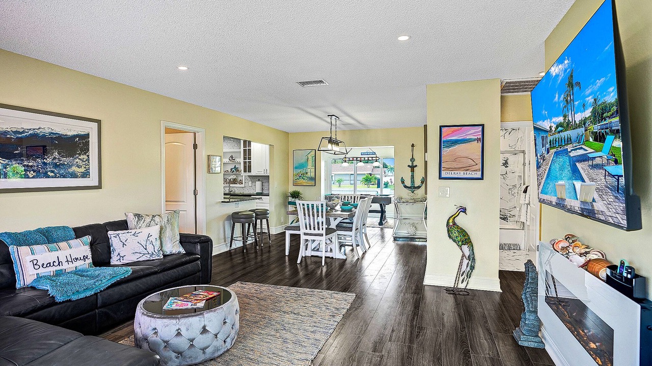Photo of Livingroom in Tropic Palms