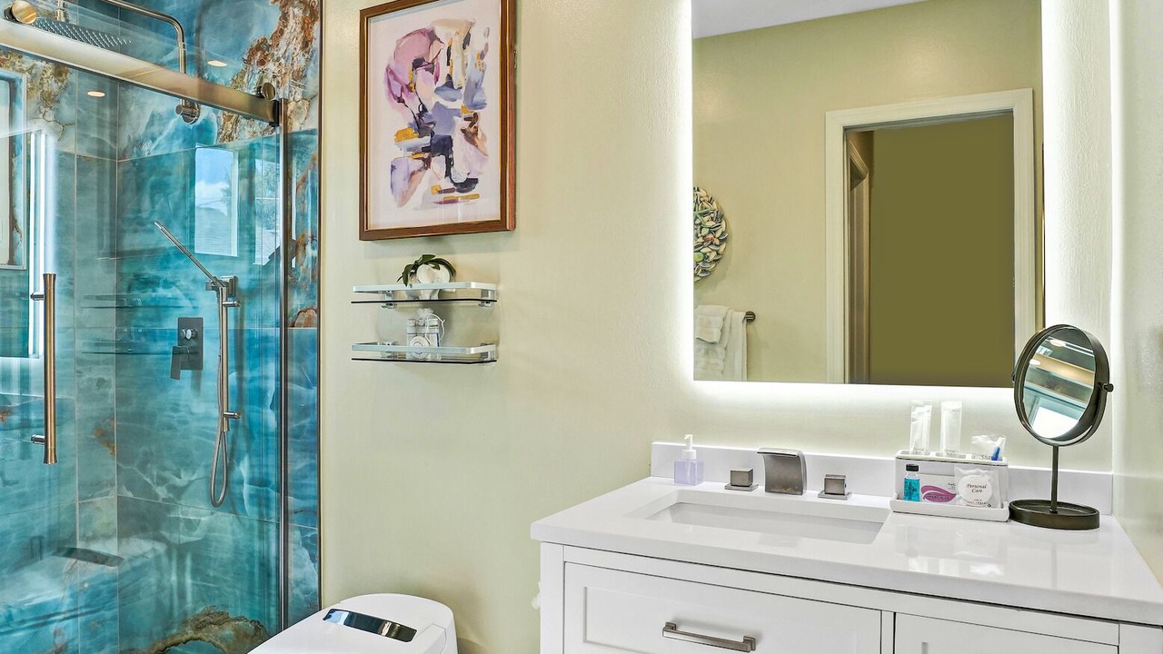 Photo of Bathroom in Tropic Palms