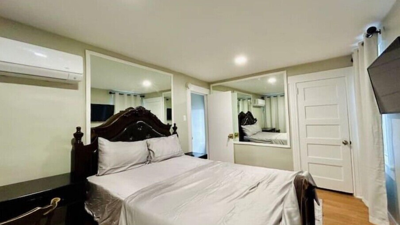 Photo of Bedroom in Teaneck