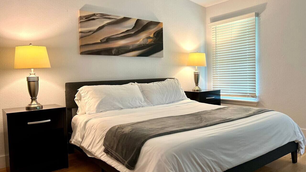 Photo of Bedroom in North Austin Civic Association
