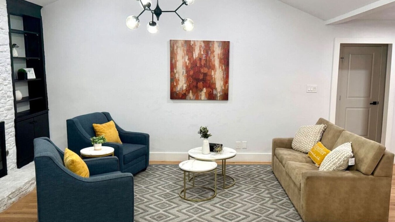 Photo of Livingroom in North Austin Civic Association