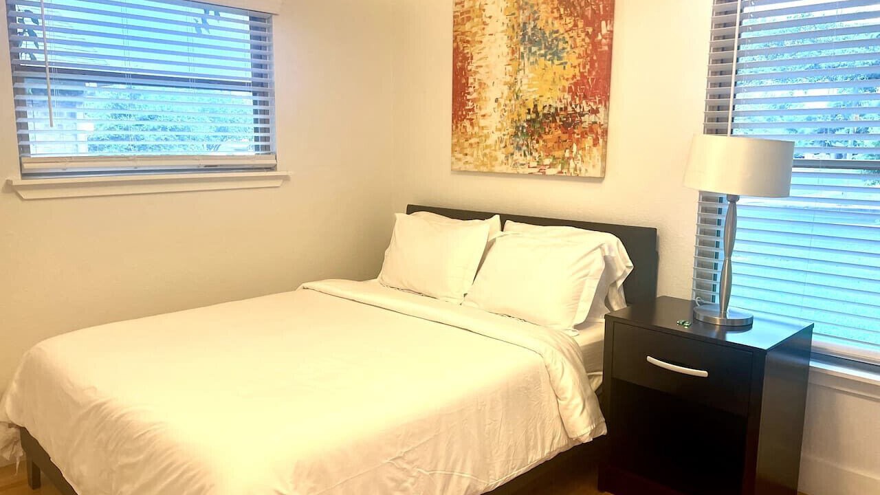 Photo of Bedroom in North Austin Civic Association
