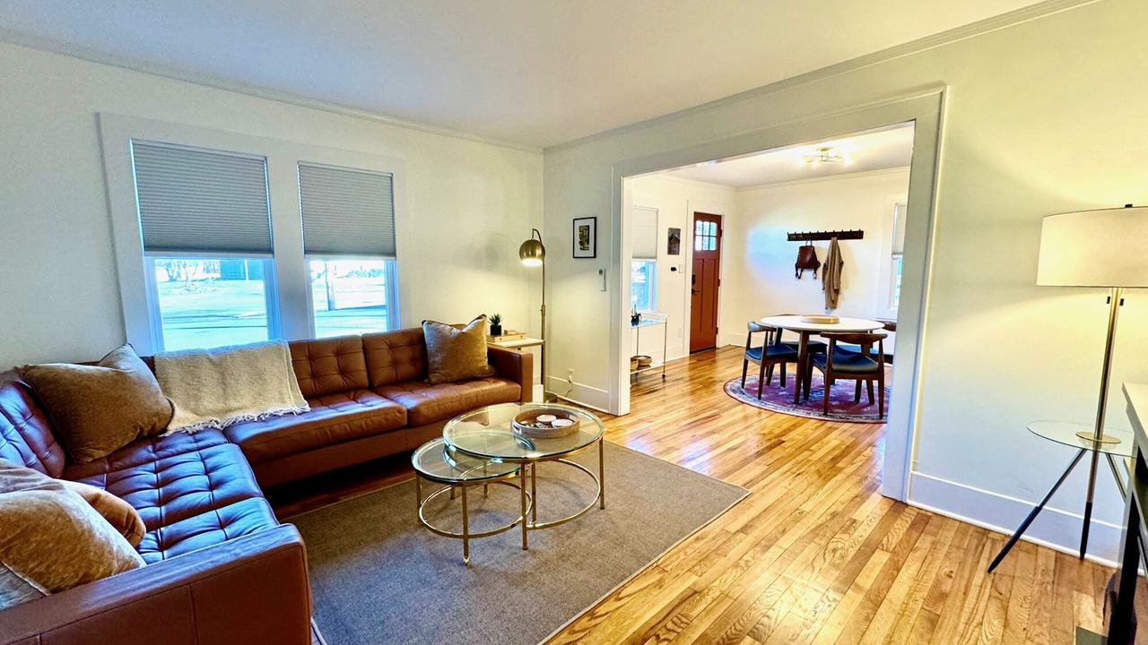 Photo of Livingroom in Saugerties